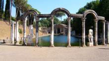 Canopus frente al lago