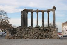 vista frontal del templo